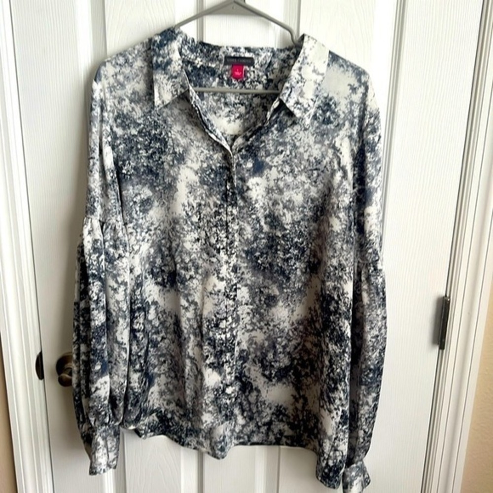 Vince Camuto Blouse Button Down Long Sleeve Abstract Print Top Size L‎